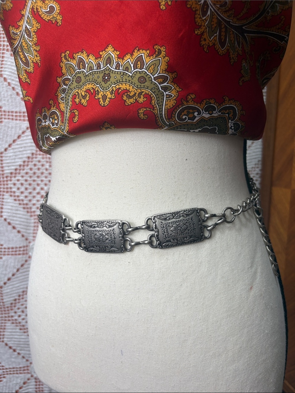 Vintage Silver Tone Embossed Chain Belt